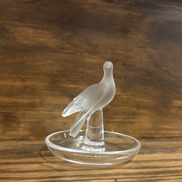 Lalique France Thalie Round Pin TrayDove Figurine - Wings Down